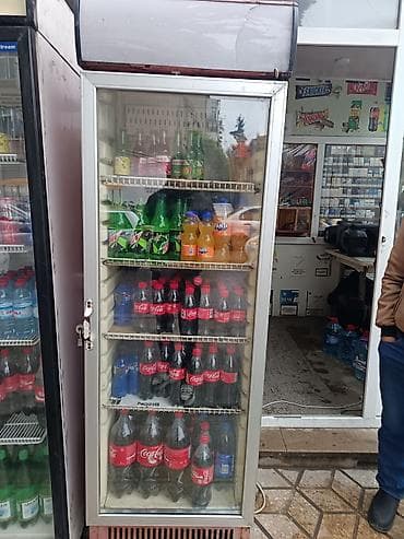 Ticarət vitrin soyuducusu – şüşə qapılı, vertikal model - Ön şüşəli