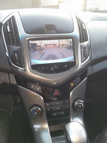 sade guzgu: Chevrolet Cruze sedan - Kuzov: ağ rəng, 4 qapı - Ban növü: sedan - — 8