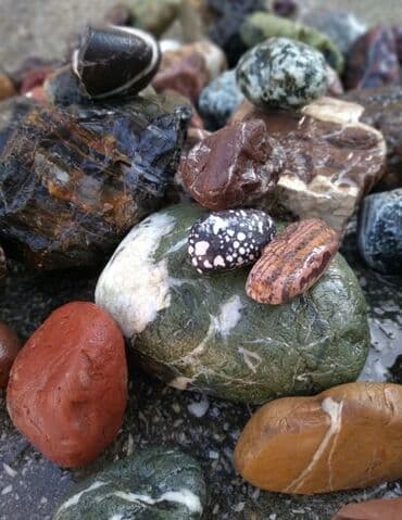 kabancik daslari qiymeti: Çay daşları .qiymət şərtidi . Çox gözəl dekorativ çay daşlarıdı — 4