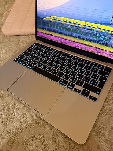 sony notebook 2020: İşlənmiş Apple MacBook, 13.5 ", Apple M2, 256 GB — 3