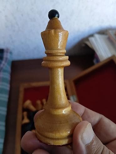 Taxta şahmat dəsti - Material: tamamilə ağacdan yonulmuş fiqurlar və — 1