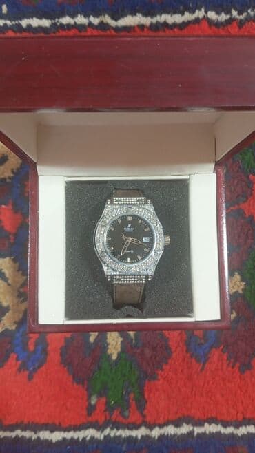 сколько стоит пандора в баку: Hublot saat qutusu - Material: parlaq laklı taxta (bordo/qırmızı ton) — 2