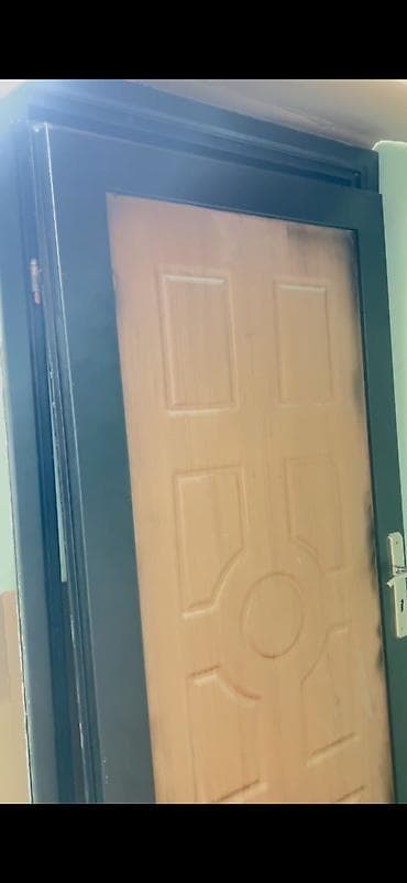 demir su çeni: Islenmis qapidir. Yaxsi veziyyetdedir, kilit ustundedir — 4