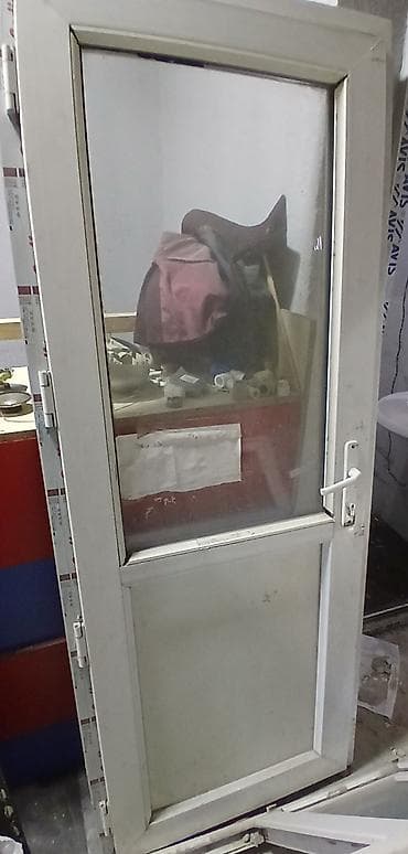 Plastik qapi eni 80sm uzunu 198sm