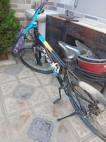 sumqayit velo: ADORE markalı velosiped. Qara-göy rəng kombinasiya ilə yığılmış — 2