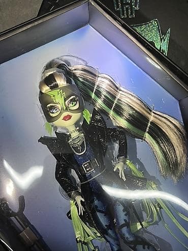 kuklalar evi: Monster High – Haunt Couture kolleksiya kuklası (Frankie Stein temalı) — 2