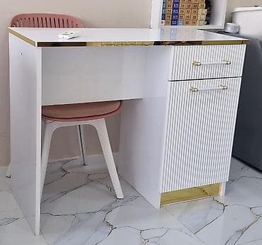 Endirim ❌❌ ✔️160 man(Aşağı Güzdək). Təzədir. Manikür stolu, 220