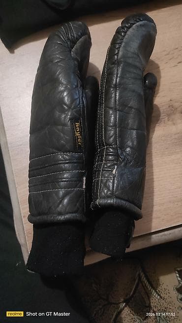 Dəri.kikboks üçün,qaydasız döyüşə də yarayır - Material: yumşaq qara