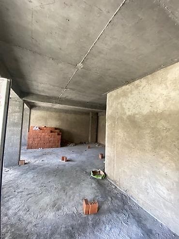 Yeni Günəşlidə Padmayak mənzil satılır. Bina apartmandır. 3 otağ 77 m2 — 7