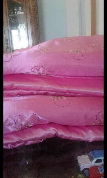 Yorğanlar satilir biri 30 azn