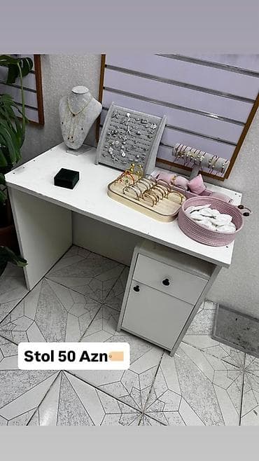 Hazır biznes: Mağaza avadanlıqları satılır: - Yazı/iş masası – 50 AZN. Aşağı — 1