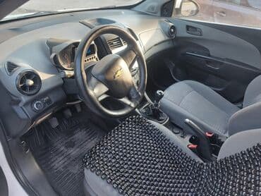 Avtomobil alışı: Chevrolet Aveo sedan – ağ rəng Xarici görünüş: - Kompakt sedan — 6