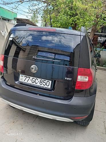 skoda fabia: Skoda Yeti: 1.2 l | 2012 il 200000 km Sedan — 3