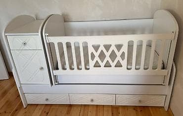 Oğlan və qız üçün, Beşik