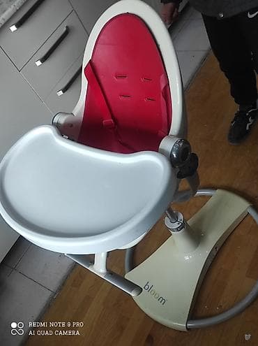 Təcili uşaq oturub yedirtmək ucun stol satilir təzədir xarici