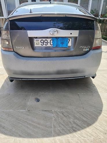 pirus satisi: Toyota Prius (2-ci nəsil) hibrid sedan Surməyə və qalmaq şərti ilə — 3