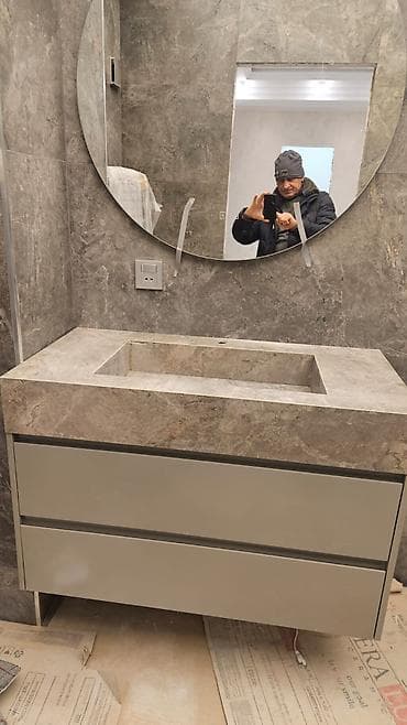 Banyonuz üçün qaya fakturalı keramoqranitdən hazırlanmış