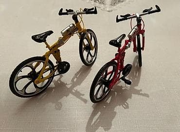 velosiped matoru: Qırmızı rəngdə mini velosiped modeli – dekor və kolleksiya üçün — 3