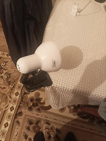 stol uzleri: Sancaqlı masa lampası - Rəng: ağ/plastik başlıq, qara korpus - — 3