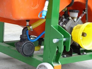 dərman ciləyən aparat: 1000 L Hidrovlik Dərman Səpən 16 M Qolların uzunluğu 4 Membranlı — 5