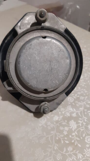 islenmis mator: Подушка мотора. BMW E65.
BMW E65 Mühərrik yastığı — 6