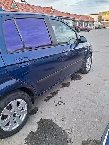 avtomobil ehtiyat hisseleri kreditle: Hyundai Getz, göy rəng, 5 qapı, hetçbek. Texniki və xüsusiyyətlər: - — 4
