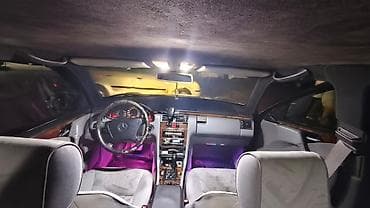 mercedes qapi: Mercedes-Benz E-Class W210 sedan - Korpus: 4 qapılı sedan, tünd mavi — 6