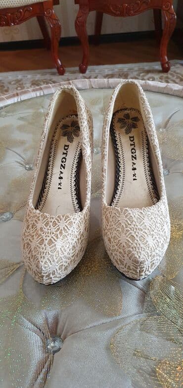 b class makasin: Tuflilər, Ölçü: 39, rəng - Bej, Yeni — 2