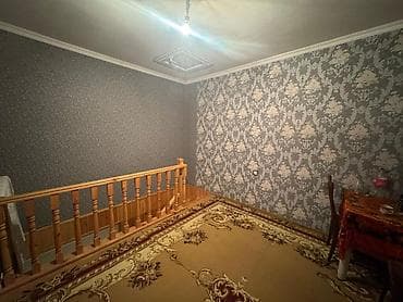 binə kiraye: Kirayə verilən otaq – iki mərtəbəli ev - Geniş, işıqlı otaq; pəncərə — 6