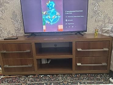 Düz TV altlığı, Polkalı
