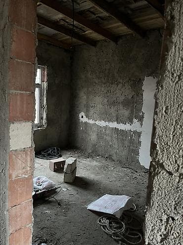 emlak alqi satqisi: Satılır: Tikintisi davam edən fərdi yaşayış evi - Layihə: 1 mərtəbə + — 5