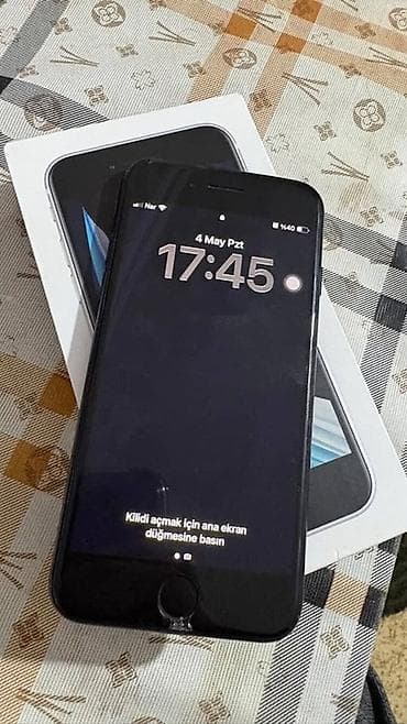 kredit telefonlar iphone: IPhone SE 2020, 64 GB, Qara, Simsiz şarj — 2