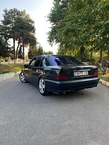 mini mercedes: Mercedes-Benz C-Class: 2.2 l | 2000 il Sedan — 7