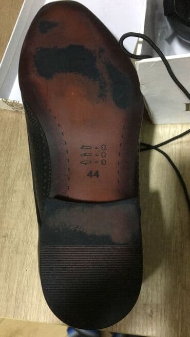 kişi bermudu: Kişi ayaqqabisi, temiz deridir, Turkiyenindir. 2 defe toya geyilib — 5