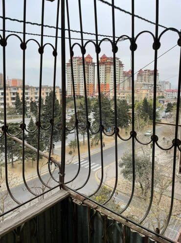 xacmazda satilan evler: Bakı, 3 otaqlı, Köhnə tikili, m. Qara Qarayev, 80 kv. m — 11