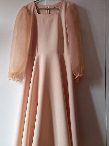 Zərif ziyafət donu – şaftalı/əzgi çalarlı açıq bej rəngdə. - Model
