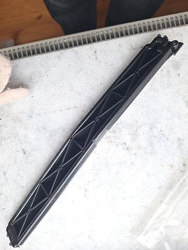 ilkin odənişsiz avtomobil: Mazda 3 modelinin kondisionerin hava filtirin kirişqası 2012 modele — 3