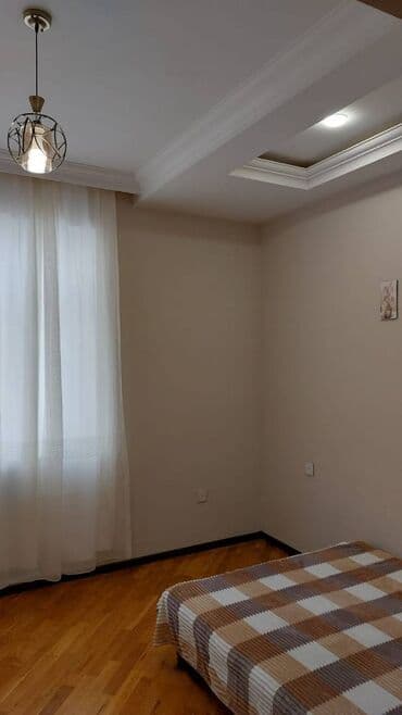 qubada kirayə ev: Mənzil yenicə təmir olunub.Bütün otaqlarda pəncərə və ilk işıq var — 13