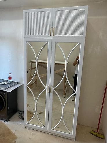 Dəhliz dolabı membrandandı satılır 350₼. Ölçü 1.20×2.50. Ünvan