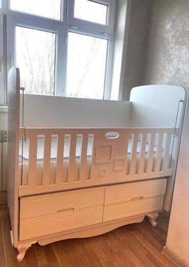 Audi: Oğlan və qız üçün, Dördbucaq, Beşik, Dəstsiz, Matras ilə, Yellənmə mexanizmsiz — 1