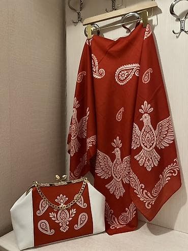 Çantalar: 30 azn Qırmızı-ağ etnik naxışlı qadın dəstı – çanta və şərf - Dəst: 1 — 2