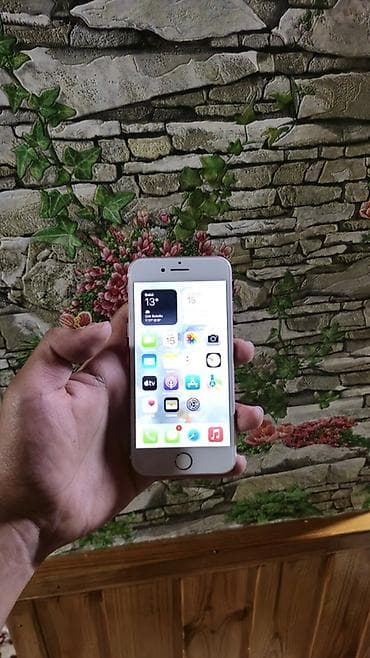 iphone ekra: IPhone 7, Rose Gold, Barmaq izi — 1