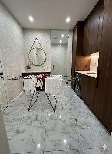 Çox cuzi qırıqı var.Amma bərpa etmək olar .Paltarqurutma asqısı –