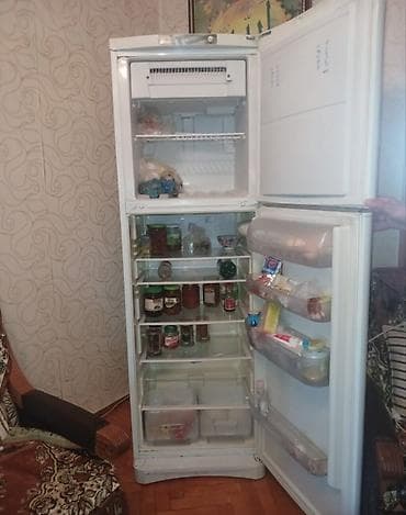İki qapılı məişət soyuducusu - Üst hissədə dondurucu bölmə, alt — 1