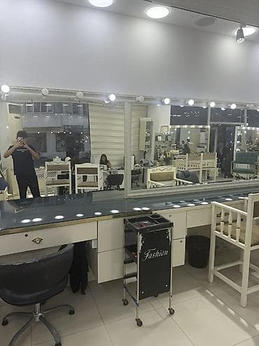 mebelerin satisi: Gözəllik salonu avadanlıqları dəsti dırnaq masası 5 ədəd saç masası — 8