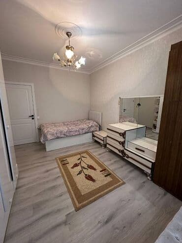 binede ipoteka evler: Bakı, Hövsan qəs., 3 otaqlı, Köhnə tikili, m. Əhmədli, 80 kv. m — 3