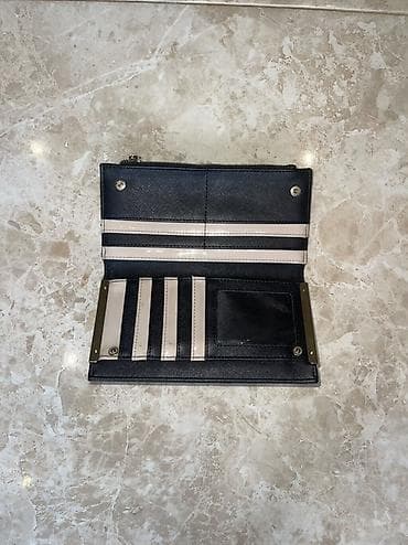 dolce gabbana card holder: Qadın üçün pulqabı – qara və bej tonlarında, ön hissədə metal — 2