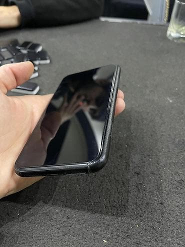 ayfon 7 32: IPhone 11, 64 GB, Qara — 9