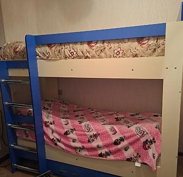 Для девочки и мальчика, Б/у, Кровать, Без матраса, С выдвижными ящиками, Дерево