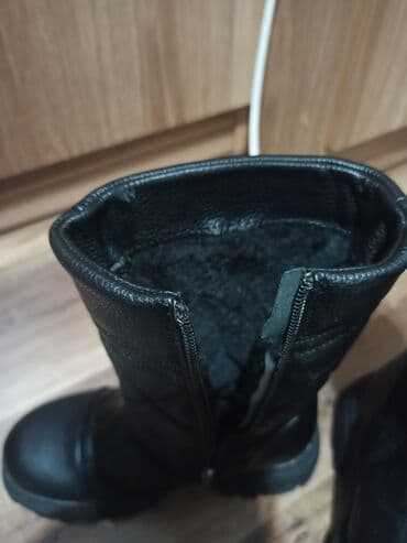 Gözəllik və sağlamlıq: Qara rəngli qış botları - Material: teksturalı ekodəri (üst hissə) — 2